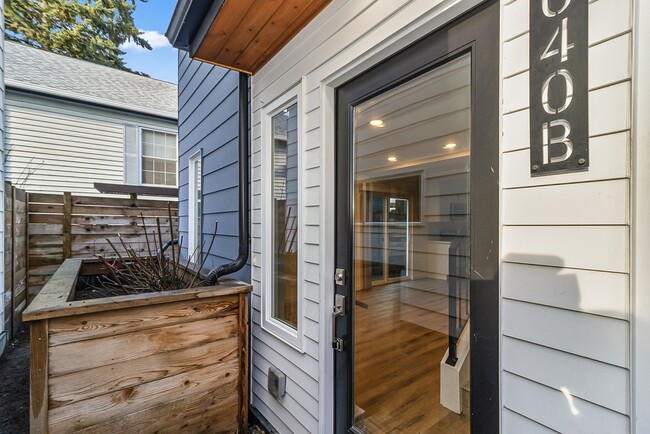 1040 S Donovan St in Seattle, WA - Building Photo - Building Photo