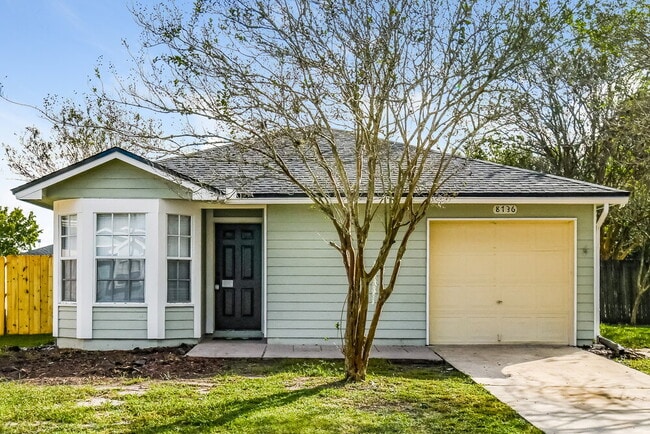 8736 Townsquare Dr