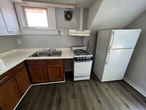 81 S Broadway-Unit -Unit 5 in Pennsville Township, NJ - Building Photo - Building Photo