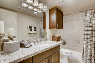 Greenridge Place in Houston, TX - Building Photo - Building Photo