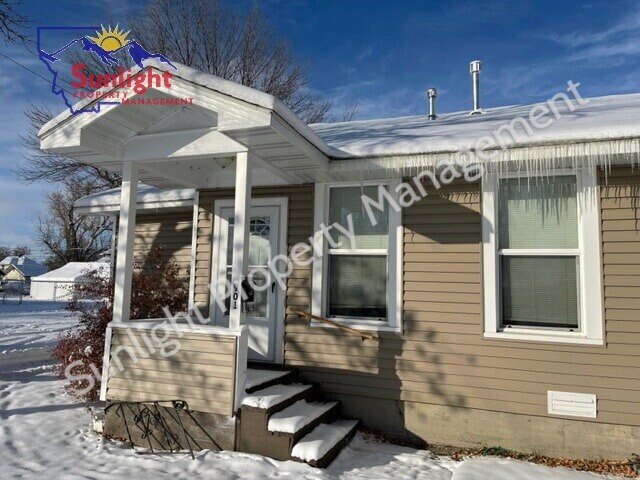 901 E 4th St in Laurel, MT - Building Photo