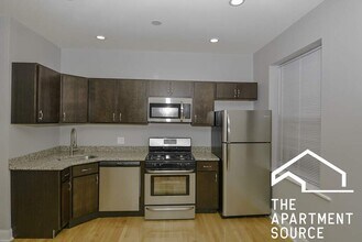 2958 N Washtenaw Ave, Unit 1 in Chicago, IL - Building Photo - Building Photo