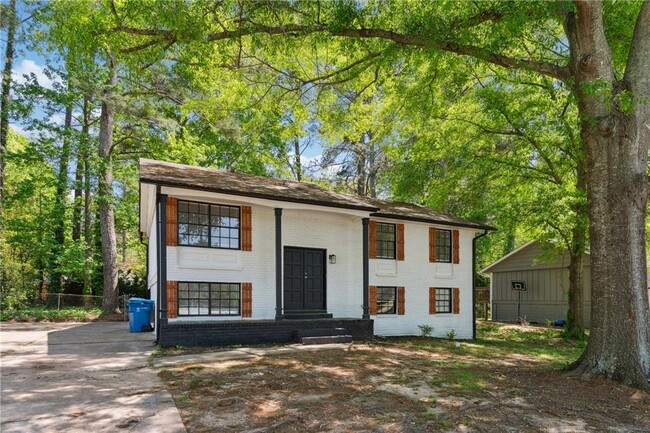 1421 Iron Gate Blvd in Jonesboro, GA - Building Photo - Building Photo