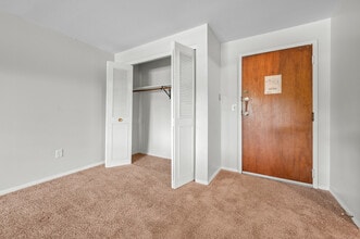 Pembrooke Court Apartments in Manchester, CT - Foto de edificio - Building Photo