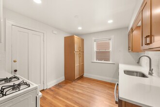 2085 Marlowe Ave, Unit Down Unit in Lakewood, OH - Building Photo - Building Photo