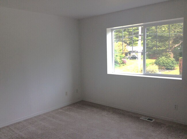 4005 S 344th St in Auburn, WA - Building Photo - Building Photo