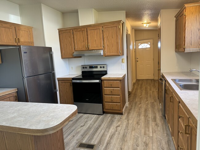 775 N 400 E in Rupert, ID - Building Photo - Building Photo