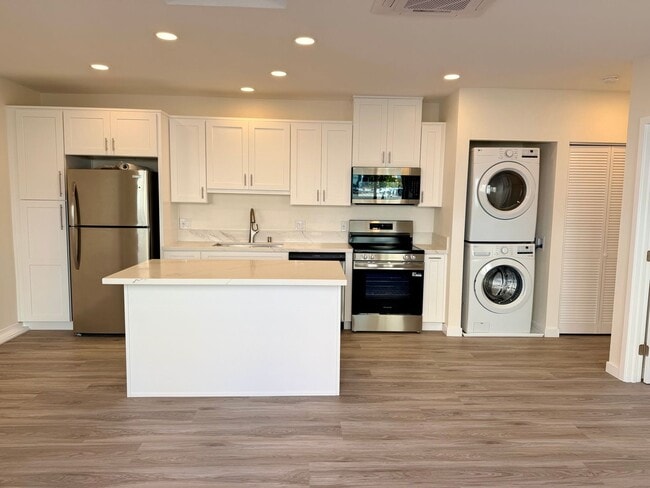 3227 Stonybrook Dr in Anaheim, CA - Building Photo - Building Photo