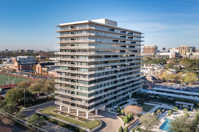 The Willowick in Houston, TX - Building Photo - Building Photo