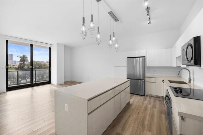 101 Diplomat Pkwy, Unit 0508 in Hallandale Beach, FL - Building Photo - Building Photo