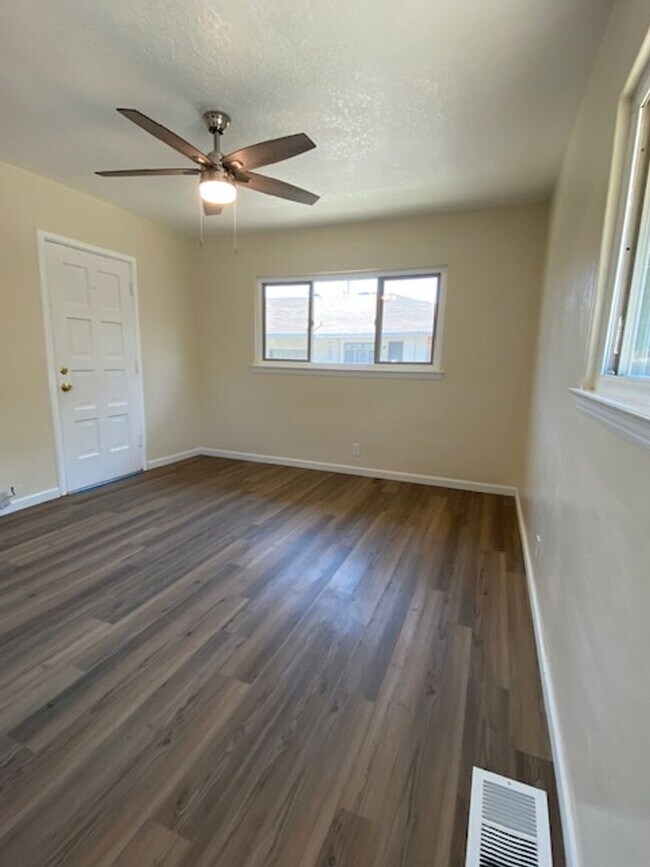 3050-3050 E Princeton Ave in Fresno, CA - Building Photo - Building Photo