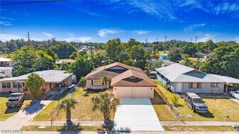 3148 Apache St in Ft. Myers, FL - Building Photo