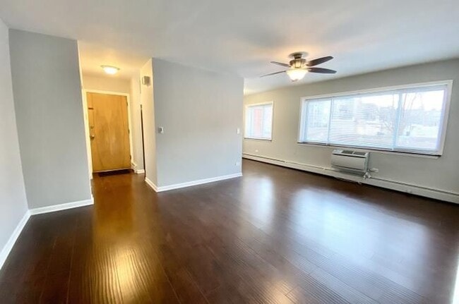 8450 Skokie Blvd in Skokie, IL - Building Photo - Building Photo