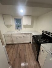 316 W Sherman St, Unit 1 in Hutchinson, KS - Building Photo - Building Photo