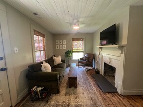 614 W Holt St in Mebane, NC - Building Photo - Building Photo