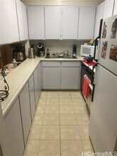 400 Hobron Ln in Honolulu, HI - Building Photo - Building Photo