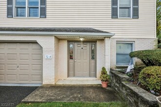 10 Magnolia Ct in Madison, NJ - Building Photo - Building Photo