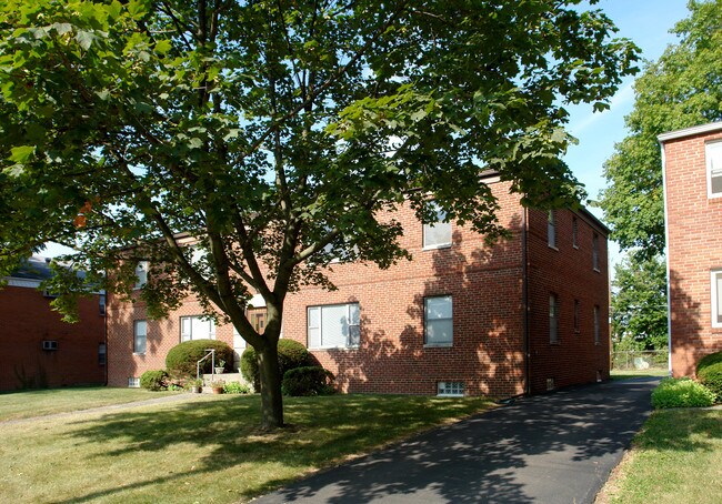 1415 Broadview Ave in Columbus, OH - Foto de edificio - Building Photo