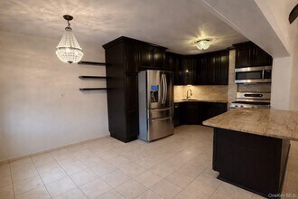 54-40 80th St in Queens, NY - Building Photo - Building Photo