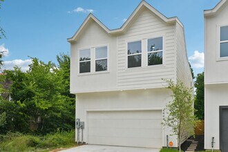 6735 Liverpool St in Houston, TX - Building Photo - Building Photo