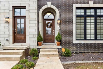 824 W Moss Ave in Peoria, IL - Building Photo - Building Photo