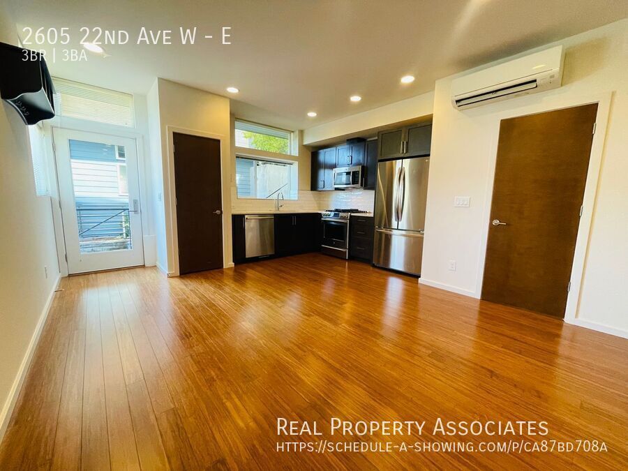 2605 22nd Ave W in Seattle, WA - Building Photo