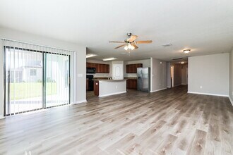 11849 Valhalla Woods Dr in Riverview, FL - Building Photo - Building Photo