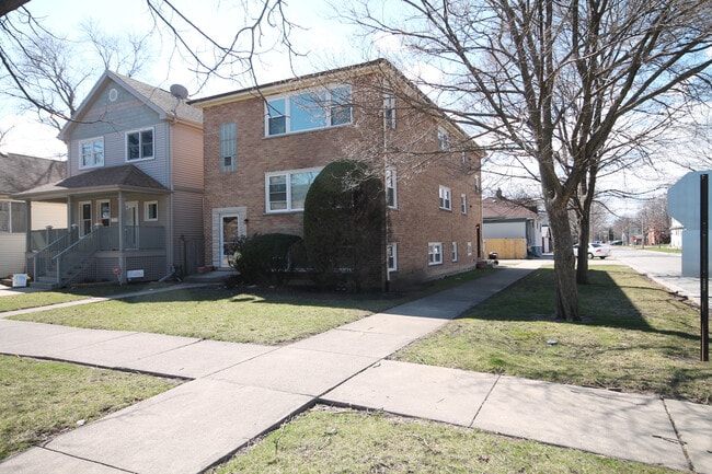 1119 Dunlop, Unit 2