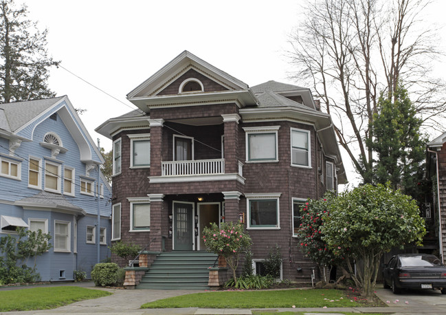 1241 Division St in Napa, CA - Foto de edificio - Building Photo