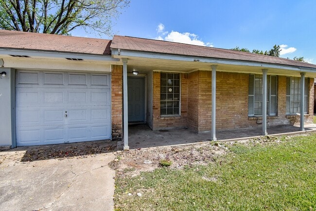810 Dell Dale St in Channelview, TX - Building Photo - Building Photo