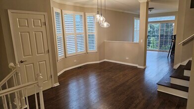 2106 Rugen Rd in Glenview, IL - Building Photo - Building Photo