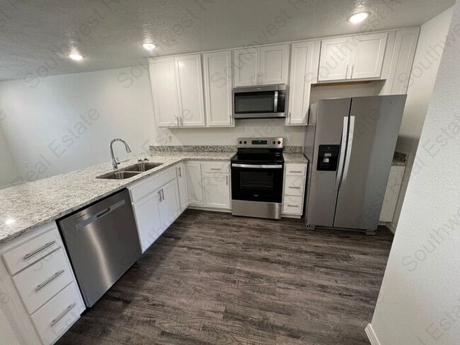 2125 Bobwhite Ct in Clovis, NM - Building Photo - Building Photo