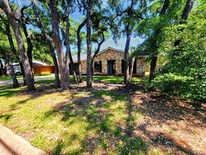 3607 Ambleside Dr in Austin, TX - Building Photo - Building Photo