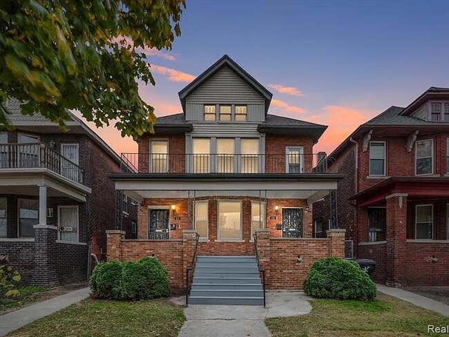 310 Hendrie St, Unit #2