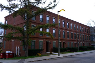 128-136 Adams St Apartments