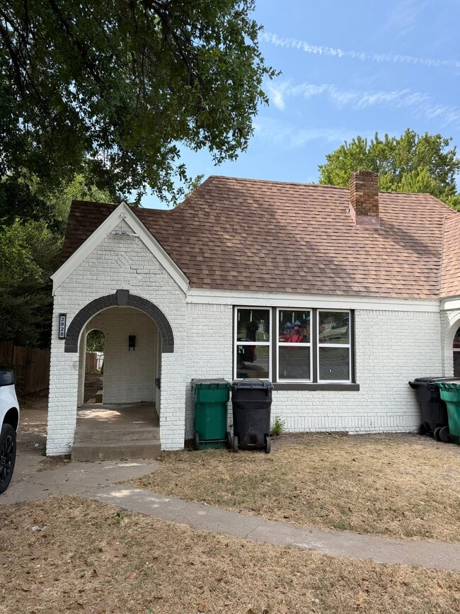 2928 NW 12th St