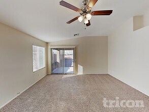 30568 N Zircon Dr in Queen Creek, AZ - Foto de edificio - Building Photo