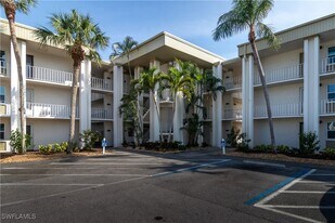 1624 Pine Valley Dr in Ft. Myers, FL - Building Photo