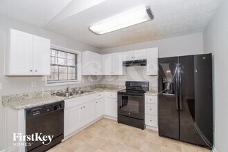 1648 Olde Oak Dr in Lithia Springs, GA - Foto de edificio - Building Photo