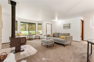 15808 122nd Ave NW in Gig Harbor, WA - Foto de edificio - Building Photo