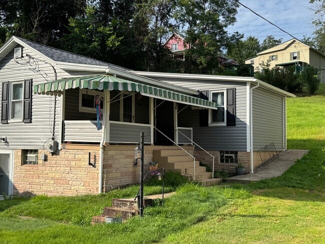 property at 318 Pike Run Dr