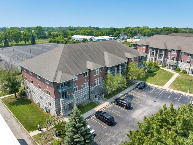 420 College Avenue in De Pere, WI - Foto de edificio - Building Photo