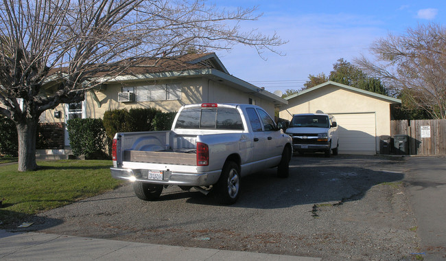 6721-6727 Greenback Ln in Citrus Heights, CA - Building Photo - Building Photo