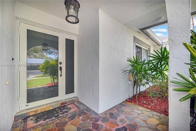 5081 SW 119th Ave in Cooper City, FL - Building Photo - Building Photo