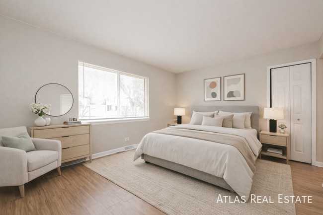 property at 1459 W Byers Pl