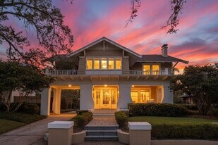 3003 W Harbor View Ave in Tampa, FL - Building Photo