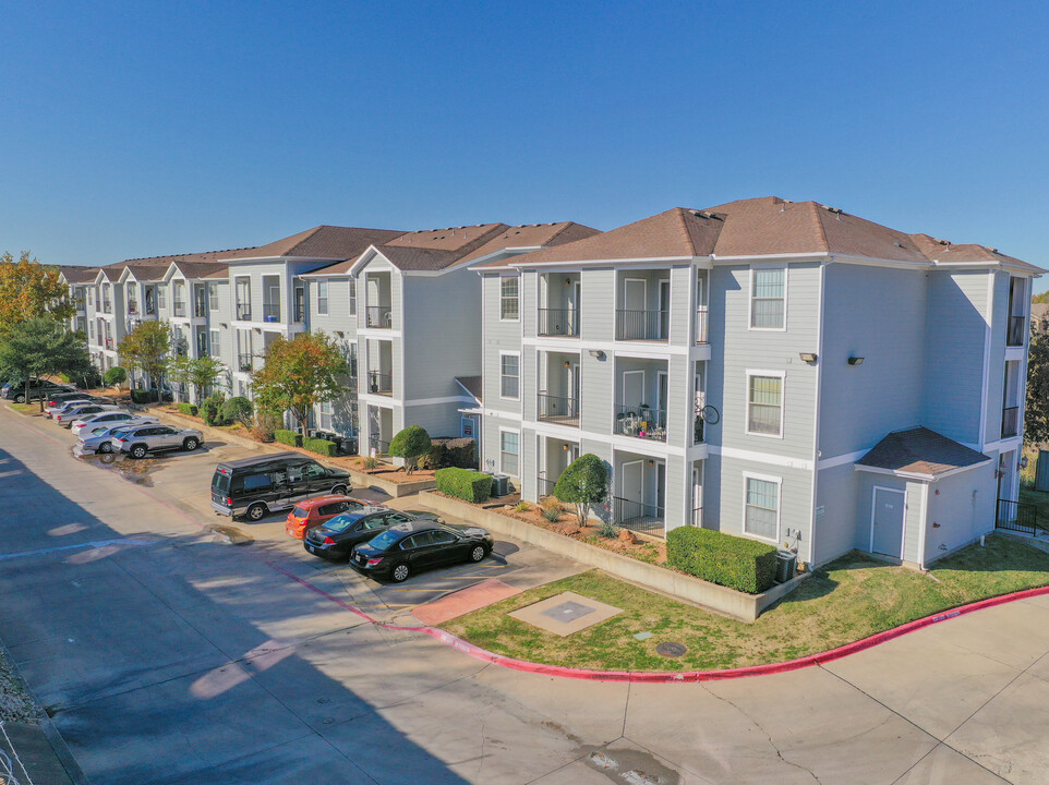 St. Augustine Estate Apartments in Dallas, TX - Foto de edificio