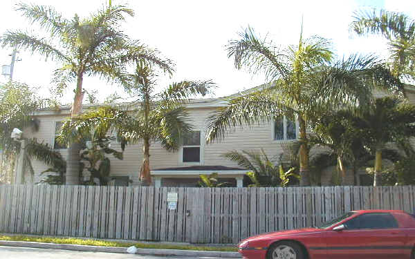 3701-3705 S Olive Ave in West Palm Beach, FL - Foto de edificio - Building Photo