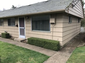 Friendship Court in Salem, OR - Building Photo - Interior Photo