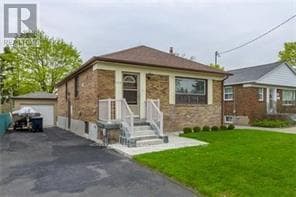 918 Islington Ave in Toronto, ON - Building Photo
